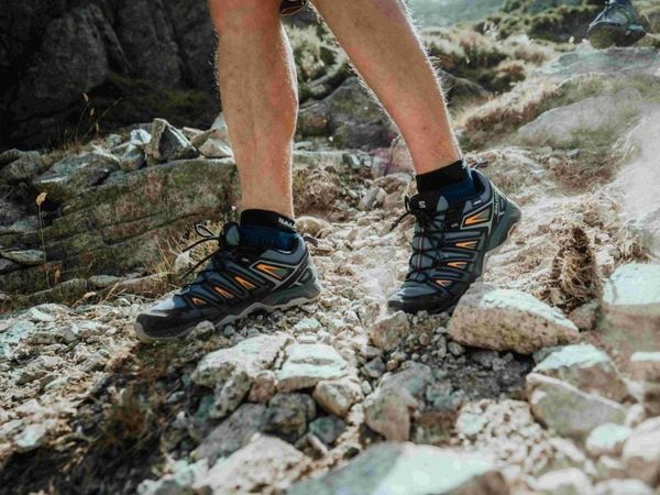 https://vn.salomon.com/collections/giay-outdoor