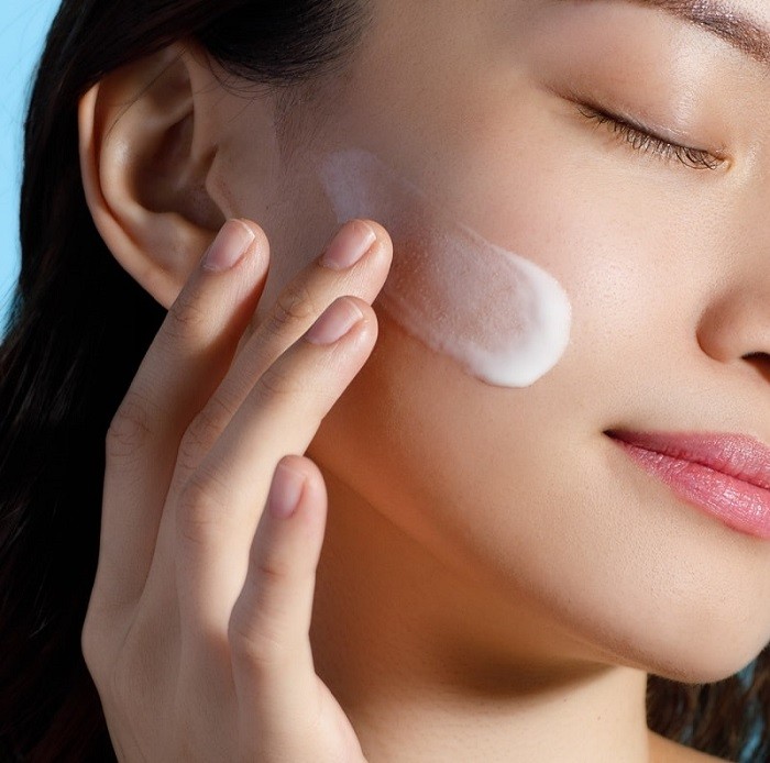 Top 7 Kem Chống Nắng Tốt Nhất 2026 - Review Chi Tiết Ưu Nhược Điểm