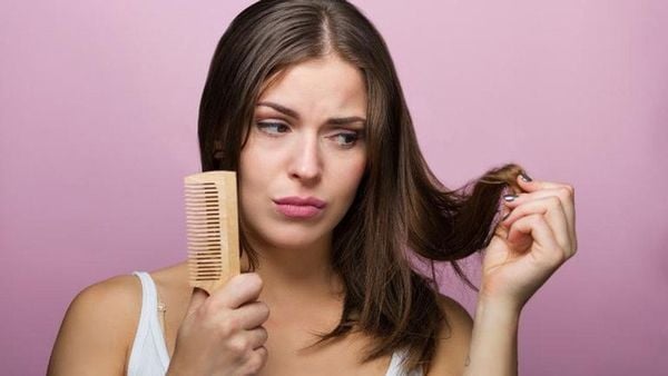 SAU SINH RỤNG TÓC NHIỀU PHẢI LÀM SAO?