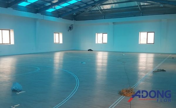 Á Đông Floors Hoàn Thiện Sàn Vinyl Thể Thao Đa Năng Cho Hệ Thống Giáo Dục FPT Hà Nội