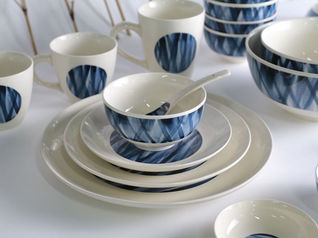 Bát Đĩa Nhà Hàng Cao Cấp: Bí Quyết Nâng Tầm Đẳng Cấp 5 Sao