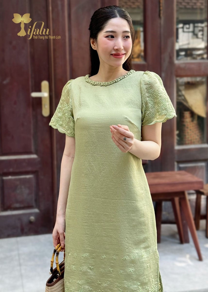Cách Chọn Đầm Phù Hợp Với Từng Dịp Cho Phụ Nữ Trung Niên
