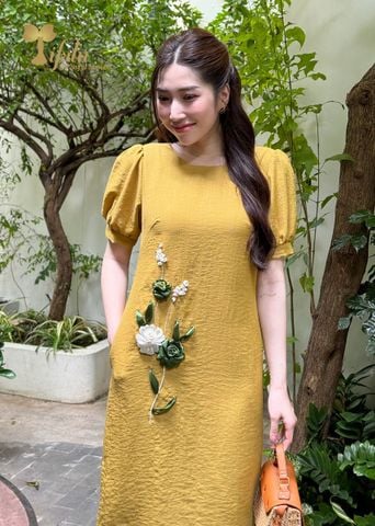 Phụ Nữ Tuổi 50 Nên Mặc Đầm Gì Để Vừa Đẹp Vừa Thanh Lịch ?