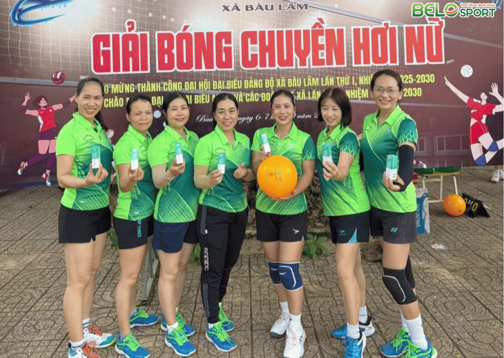 Tổng Hợp Mẫu Áo Bóng Chuyền Đẹp Nhất 2025 – Feedback Thật Từ Khách Hàng Hiwing