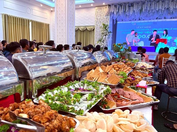 TIỆC BUFFET CHO HƠN 2000 KHÁCH – DẤU ẤN CỦA SỰ CHUYÊN NGHIỆP VÀ ĐẲNG CẤP