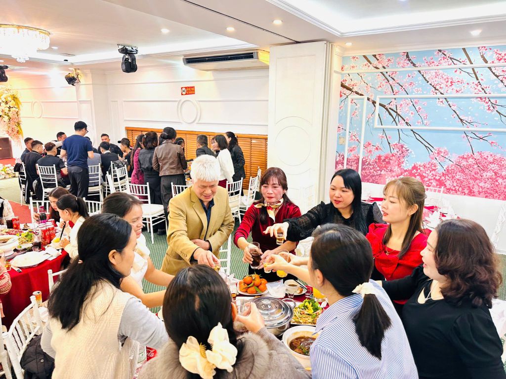 CÔNG TY ÁO MƯA TÂN HƯNG PHONG