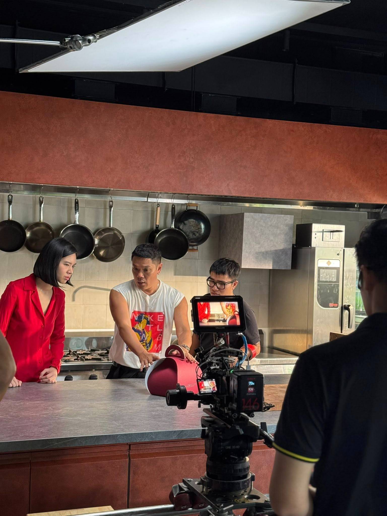 Hậu Trường Một Buổi Quay Phim Tại Kitchen Studio Tastemaker Hub – Khi Không Gian Trở Thành Bối Cảnh Điện Ảnh