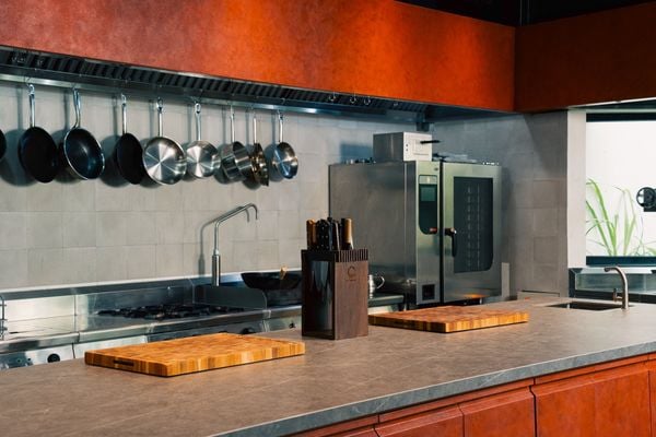 Thiết bị bếp nướng lò combi oven