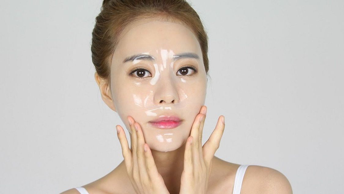 Có nên đổi skincare liên tục? Vì sao da ngày càng nhạy cảm?