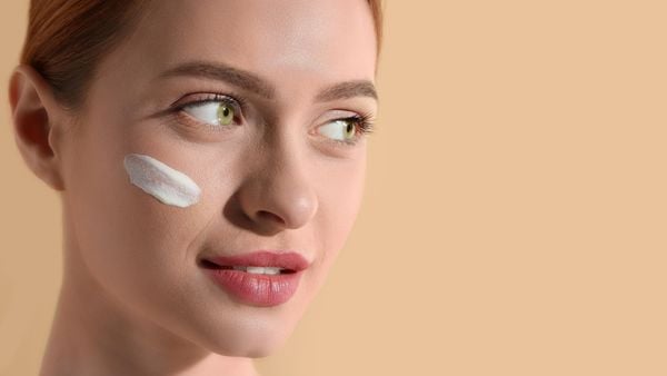 Da càng bóng càng thiếu ẩm? Sự thật về làn da dầu