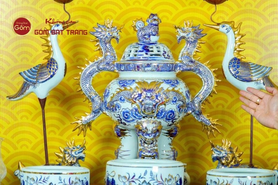 ban-tho-gia-tien-men-lam-ve-vang-khong-gian-gom-bat-trang