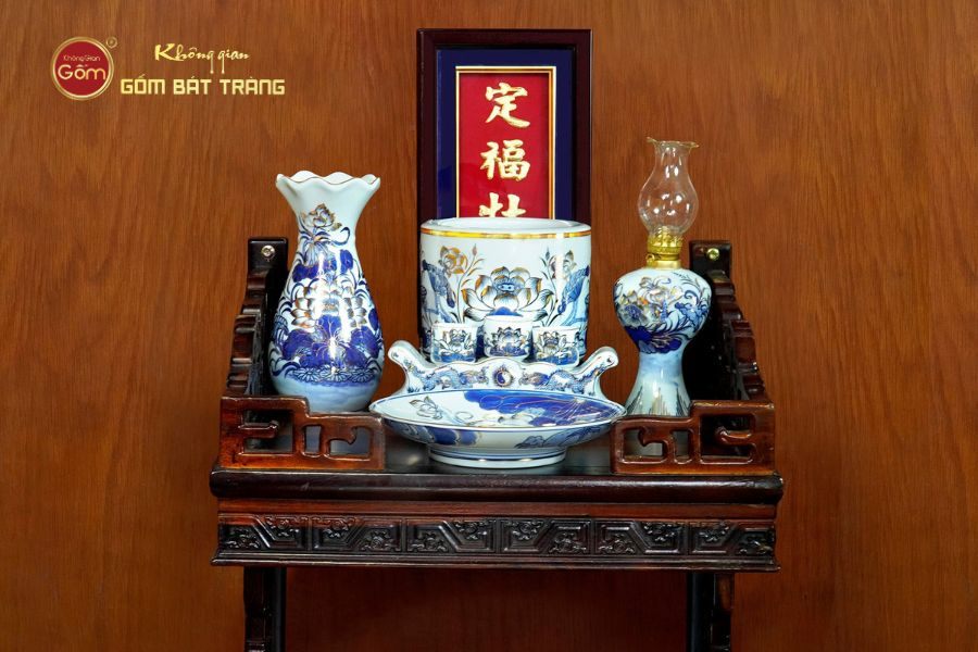 ban-tho-ong-tao-men-lam-ve-vang-khong-gian-gom-bat-trang