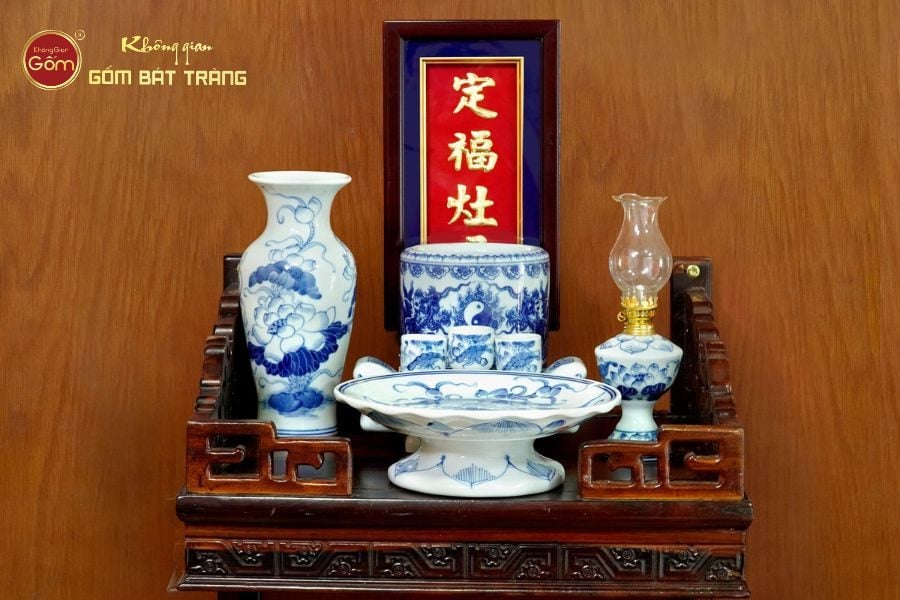 ban-tho-ong-tao-men-lam-khong-gian-gom-bat-trang
