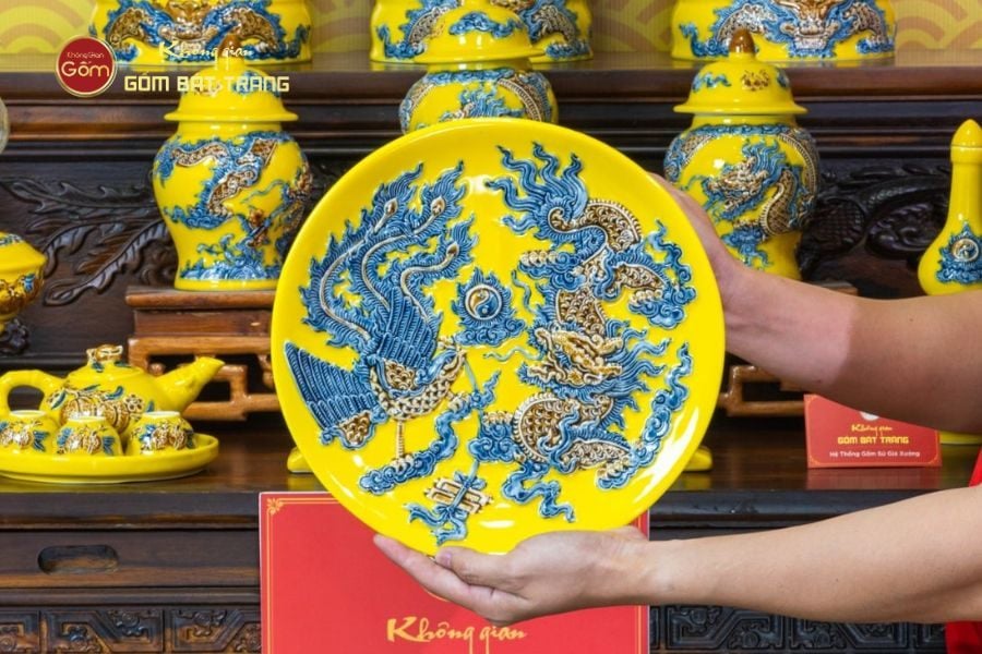 mam-bong-men-vang-hoa-tiet-long-phung-trinh-tuong-tai-khong-gian-gom-bat-trang