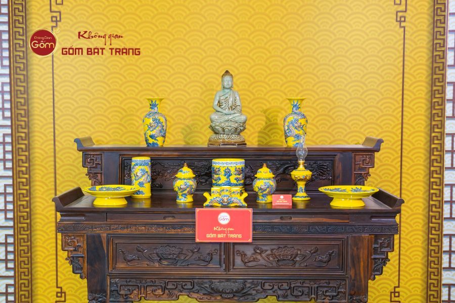 ban-tho-phat-men-vang-khong-gian-gom-bat-trang