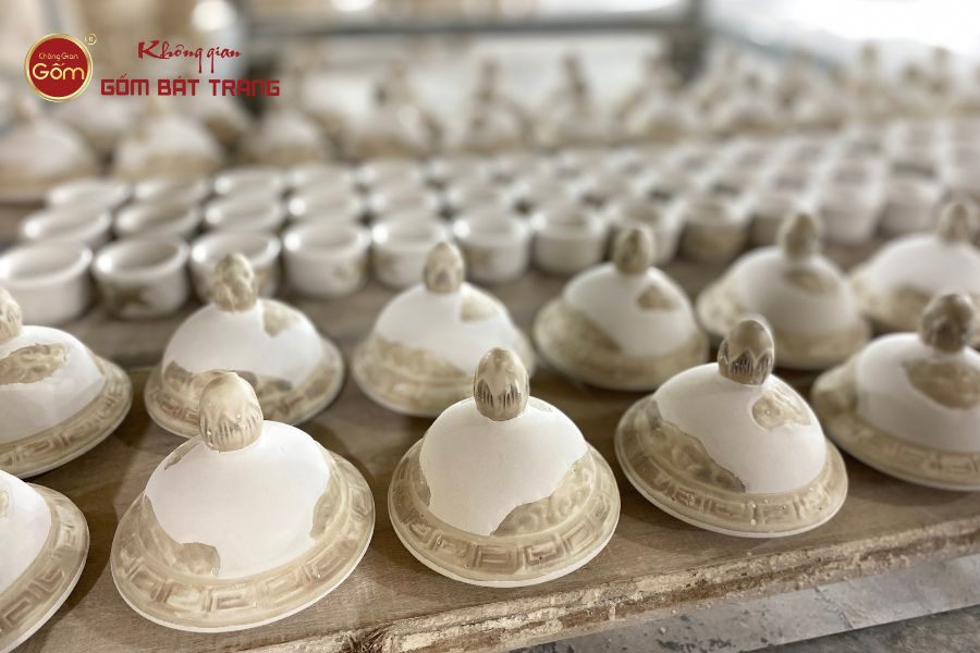 cac-mau-nap-choe-tho-sau-cong-doan-ve-thu-cong-hoa-tiet-tu-nghe-nhan-bat-trang