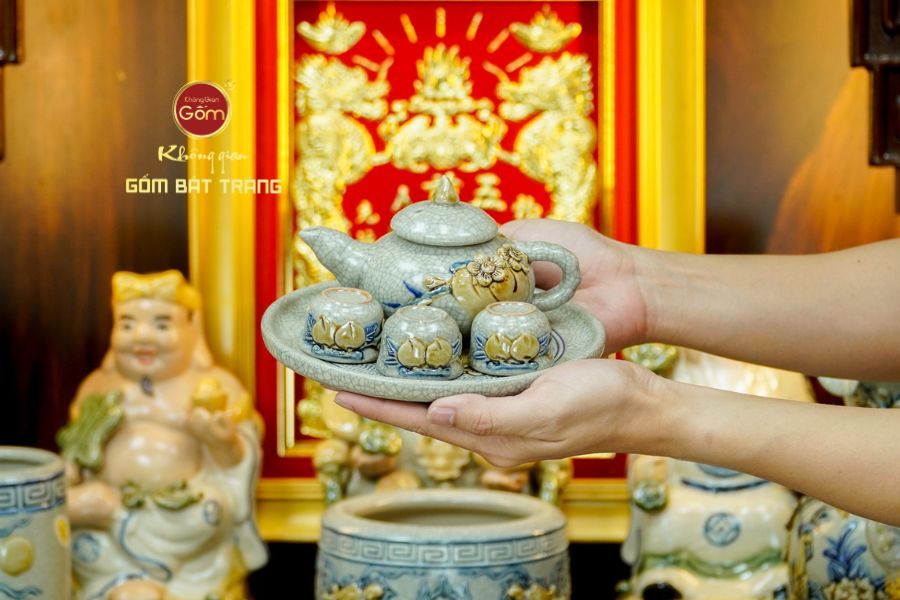bo-3-am-chen-tho-men-ran-noi-hoa-tiet-canh-dao-khong-gian-gom-bat-trang