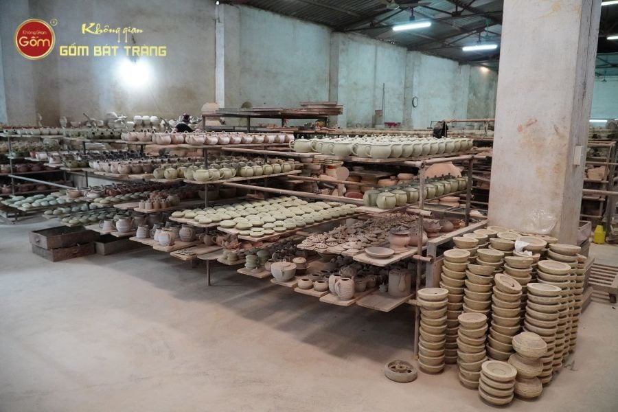 cac-tac-pham-sau-khi-nung-va-dang-trong-cong-doan-phoi-say-tu-nhien-tai-khong-gian-gom-bat-trang