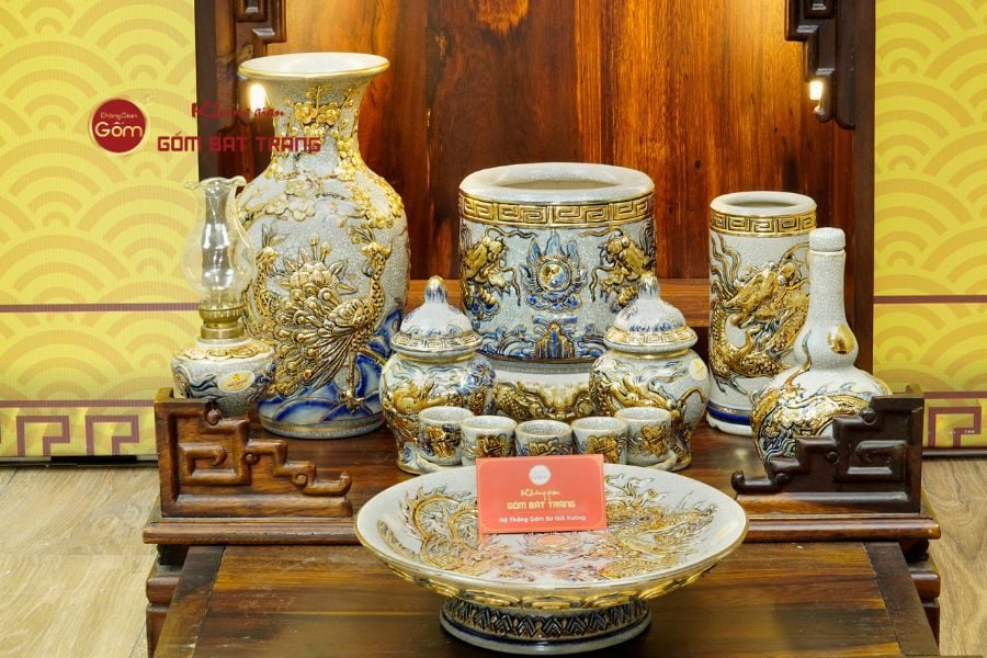 bo-do-tho-than-tai-tho-dia-men-ran-ve-vang-khong-gian-gom-bat-trang