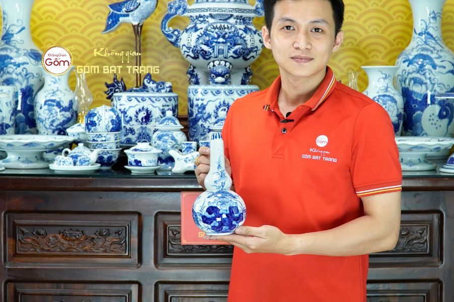 nam-ruou-tho-men-lam-hoa-tiet-hoa-sen-khong-gian-gom-bat-trang