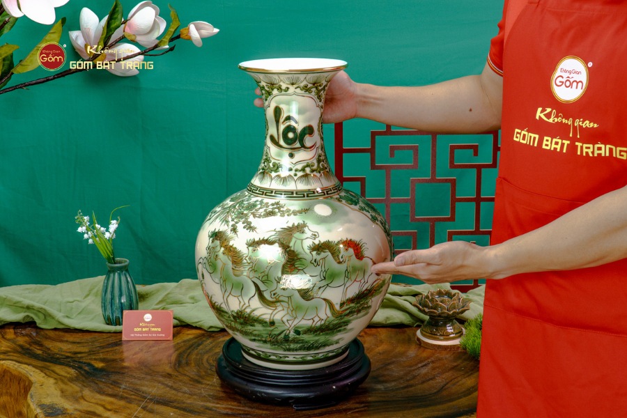 Tỏi Bình Huỳnh Bảo Vẽ Vàng Tài Lộc Thuận Buồm Xuôi Gió Mã Đáo Thành Công