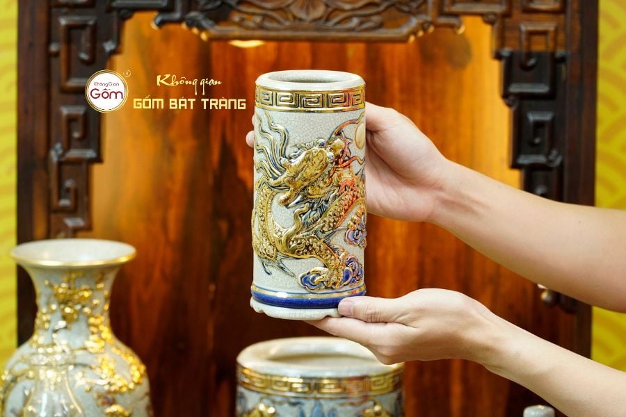 ong-huong-men-ran-ve-vang-hoa-tiet-kim-long-khong-gian-gom-bat-trang