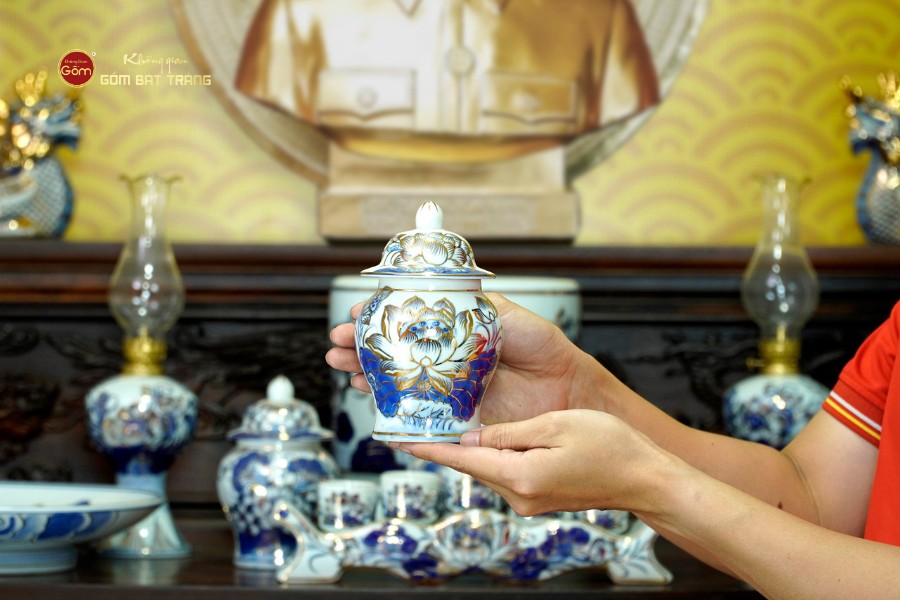 Bộ Đồ Thờ Bác Hồ (Cao Cấp 16 Món) Men Lam Vẽ Vàng