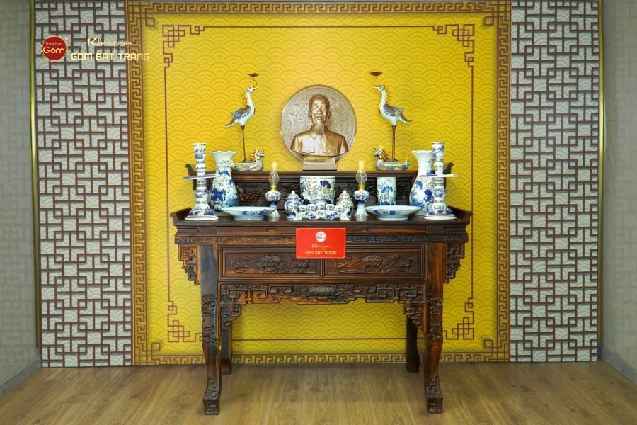 Bộ Đồ Thờ Bác Hồ (Cao Cấp 16 Món) Men Lam Vẽ Vàng