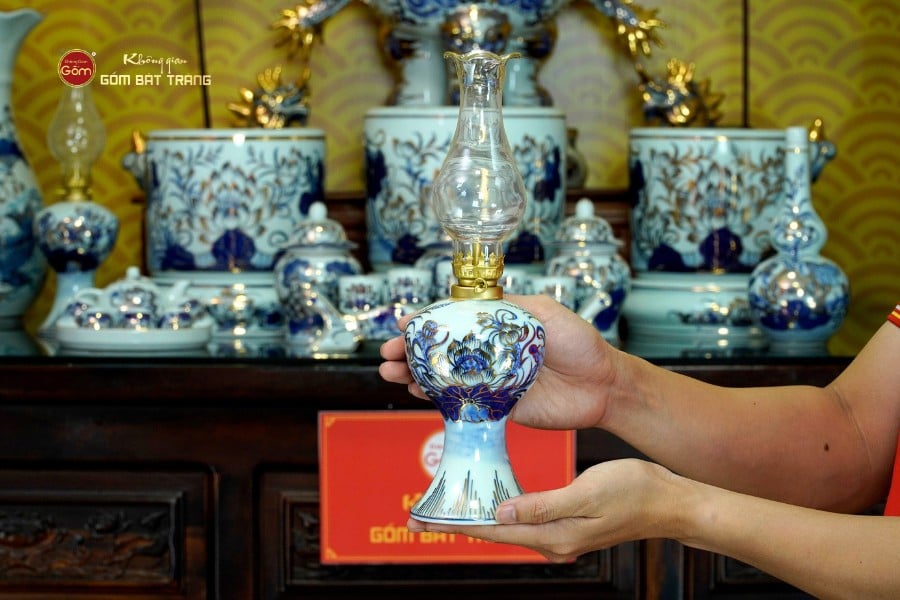 Bộ Đồ Thờ Gia Tiên (Cơ Bản 15 Món) Men Lam Vẽ Vàng