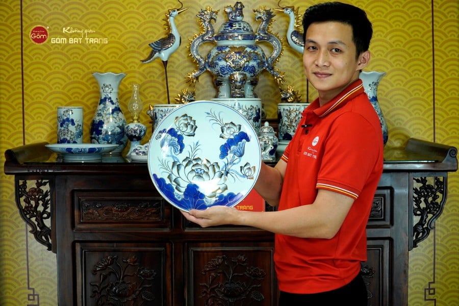 Bộ Đồ Thờ Gia Tiên (Cơ Bản 15 Món) Men Lam Vẽ Vàng