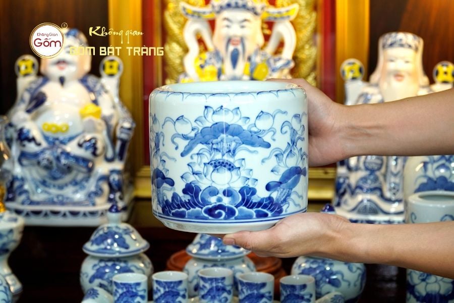 bat-huong-men-lam-hoa-tiet-hoa-sen-khong-gian-gom-bat-trang