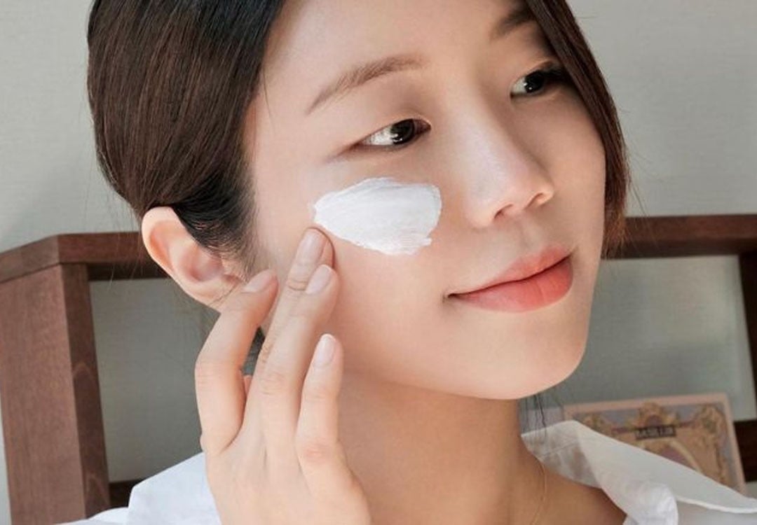 Mùa thu đông: Bôi kem chống nắng vẫn là 'luật bất thành văn' giúp làn sa khỏe mạnh