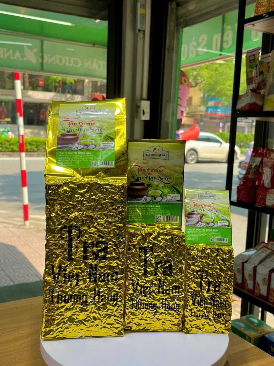 🍵 Nghệ Thuật Trà Xanh Tân Cương Ướp Hoa Sen: Tinh Hoa Đất Việt