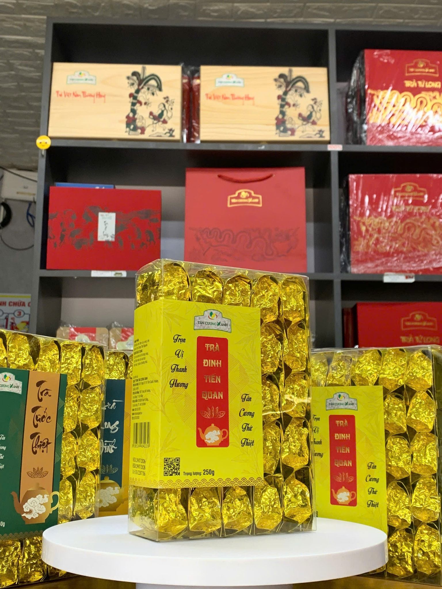 Trà Đinh Tiến Quan 250g: Đỉnh Cao Nghệ Thuật Thưởng Trà Và Quà Biếu