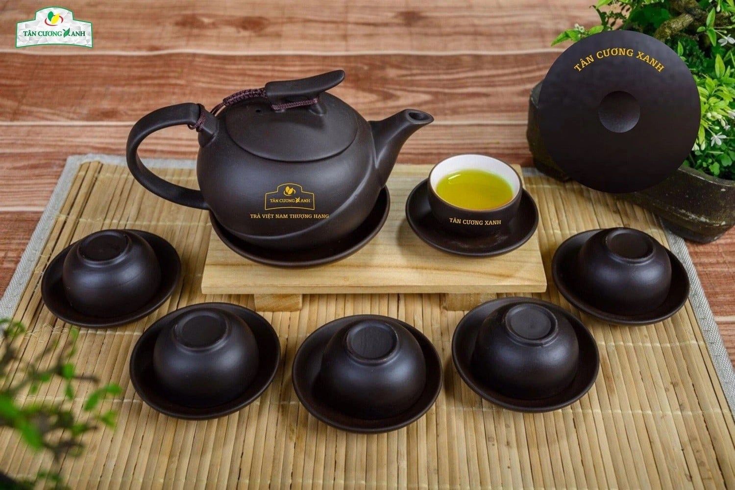 Hương Trà Tân Cương - Hành Trình Đánh Thức Mọi Giác Quan Trong Một Ấm Trà