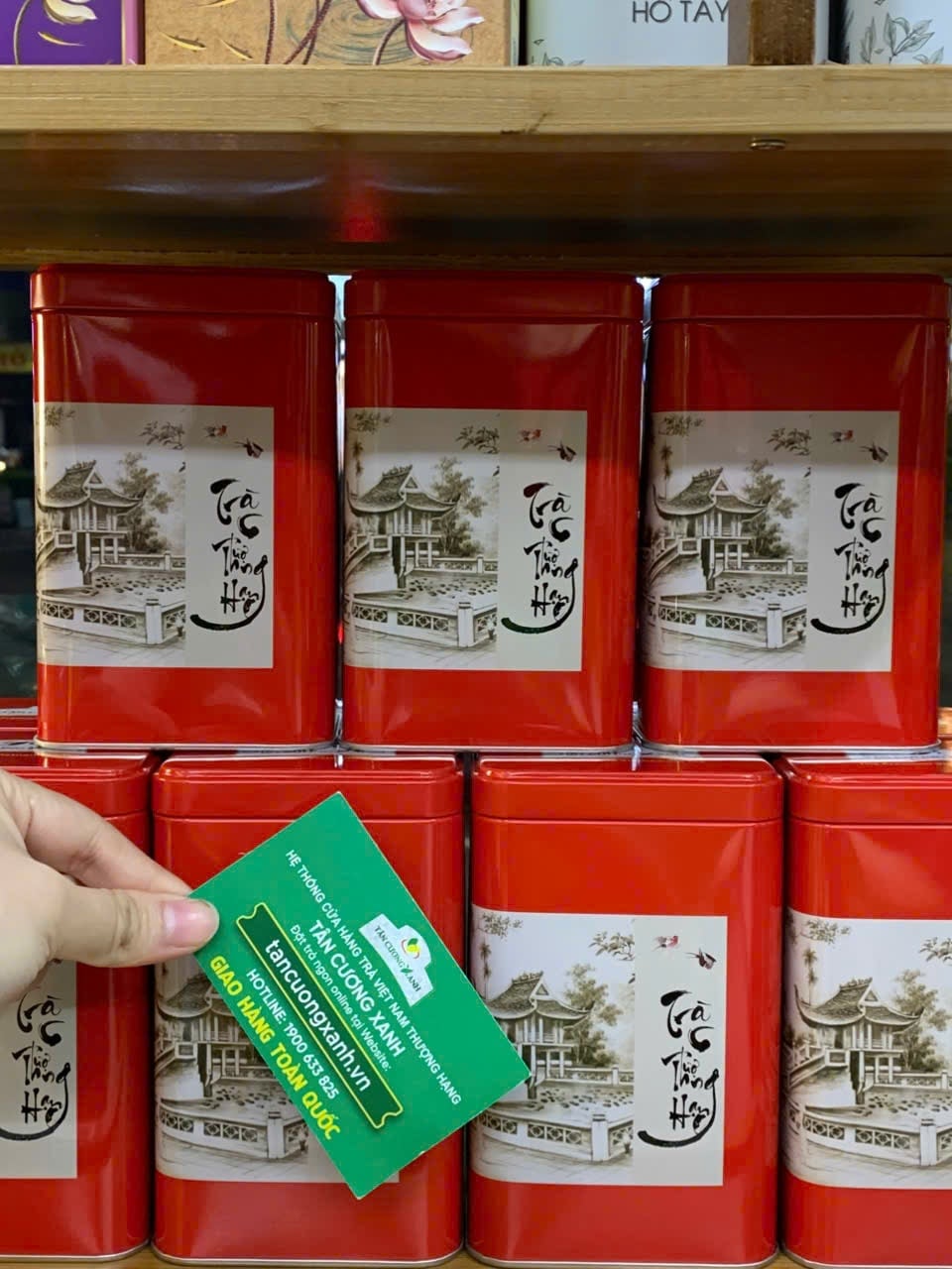Trà Tân Cương Thượng Hạng Hộp Thiếc Đỏ: Tinh Hoa Đất Việt và Nghệ Thuật Thưởng Trà Của Người Sành Điệu