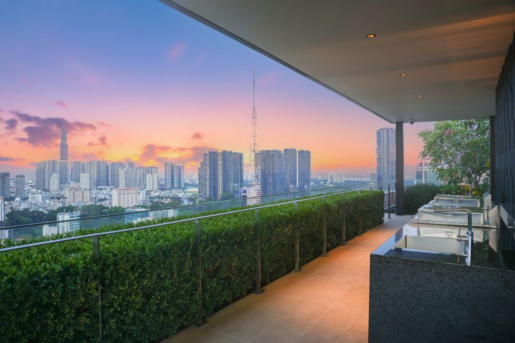 The Marq Quận 1: Hồ bơi vô cực, Sky Bar và tiện ích độc bản cho giới thượng lưu