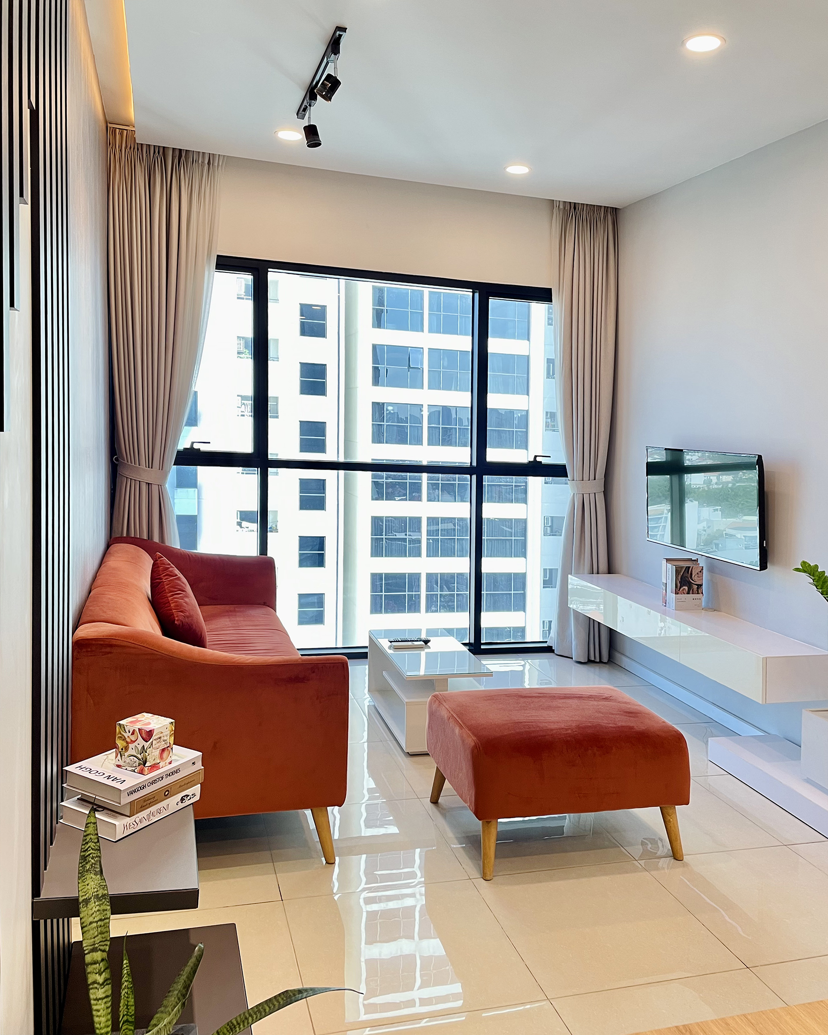 Đặc quyền 3 hồ bơi nước ấm chuẩn resort ngay dưới chân tòa nhà dành riêng cho cư dân The Ascent Quận 2