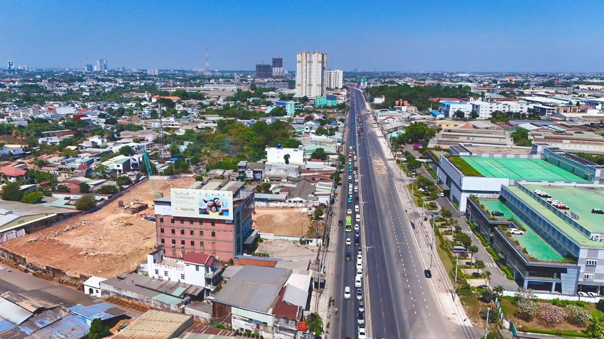 TOÀN CẢNH VỊ TRÍ DỰ ÁN KHAI HOAN IMPERIAL 👉 Nằm mặt tiền QL 13 đoạn gần Aeon Mall, đoạn này đã mở rộng lên 8 làn xe