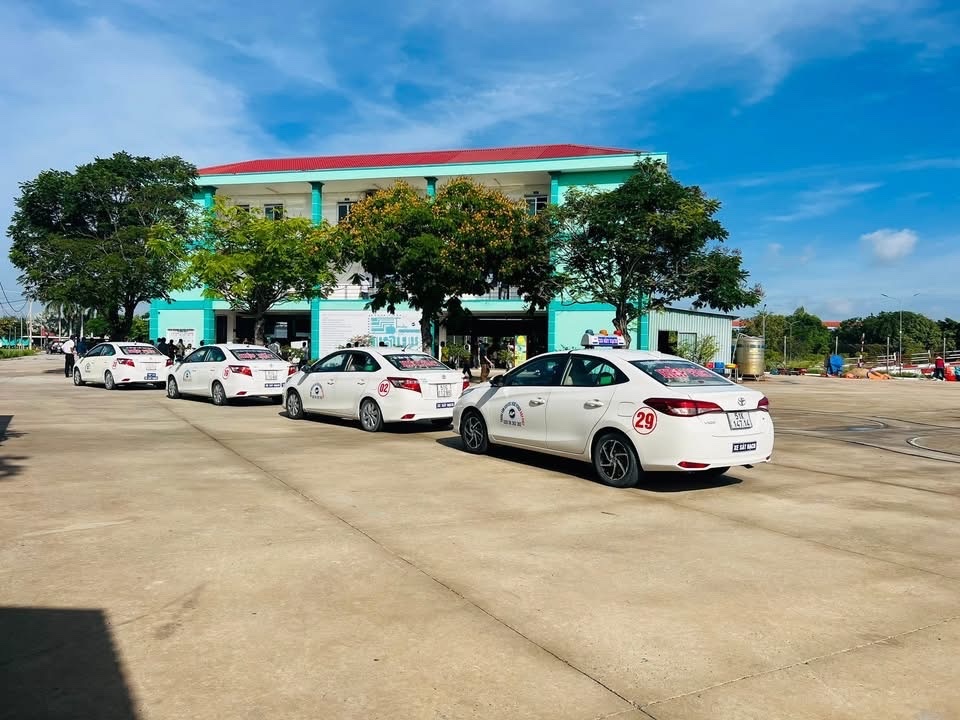 TRẢI NGHIỆM HỌC LÁI XE Ô TÔ TẠI TRUNG TÂM HIỆP PHÁT – HỌC VUI, LÁI GIỎI, ĐẬU CAO