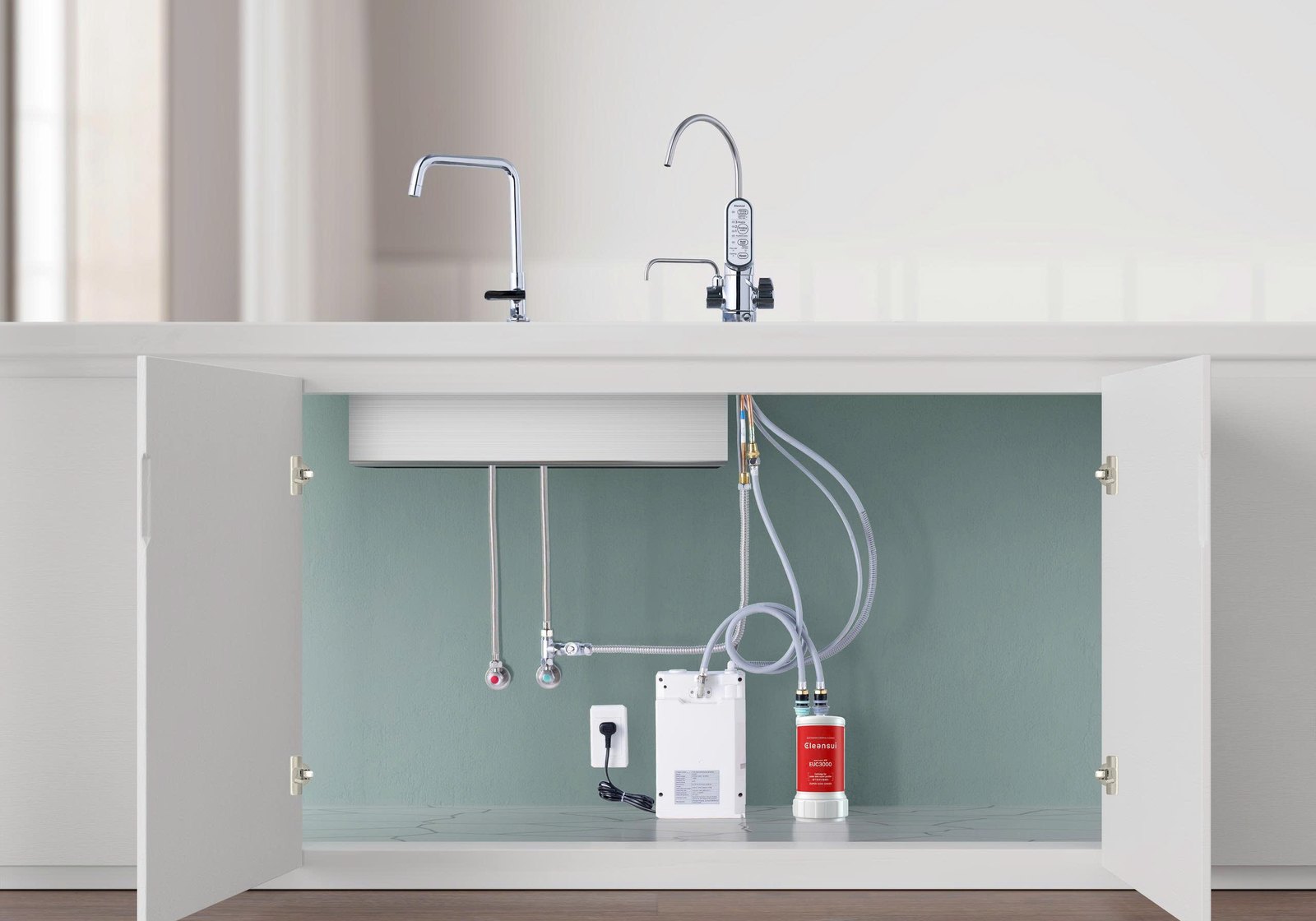 Máy lọc nước Cleansui EU301 lắp đặt thực tế dưới chậu rửa trong tủ bếp