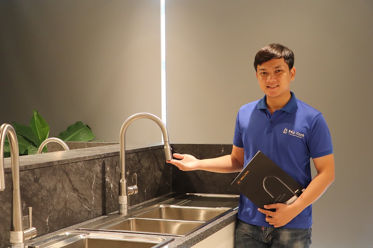 Hình ảnh thực tế vòi rửa chén Malloca K046-S