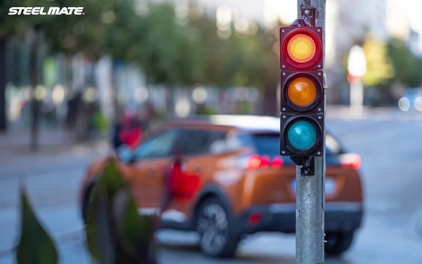 Mức Phạt Vượt Đèn Đỏ Mới Nhất 2026