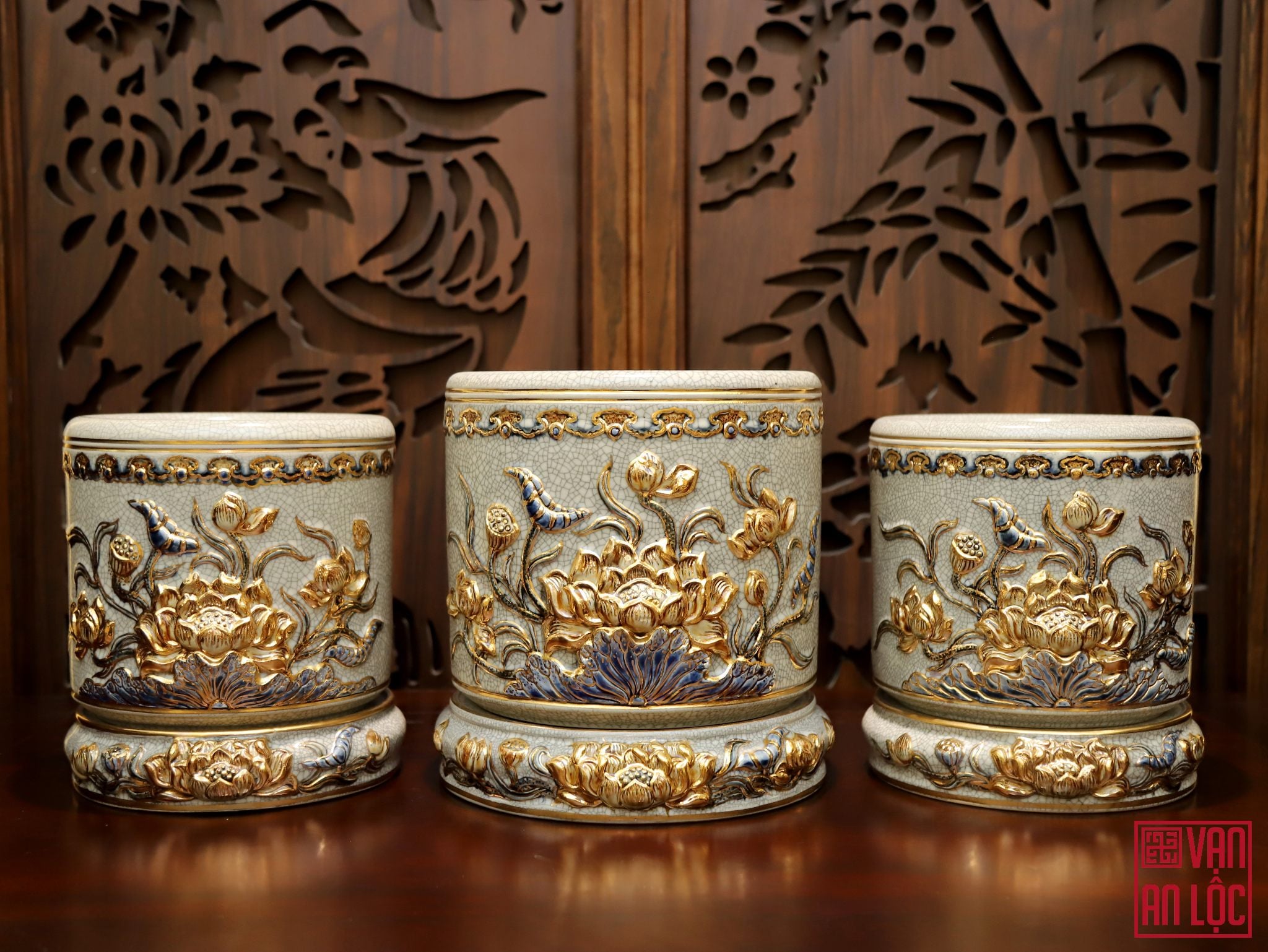 Cách nhận biết gốm sứ vẽ vàng 24K chuẩn? Người mua cần biết gì?