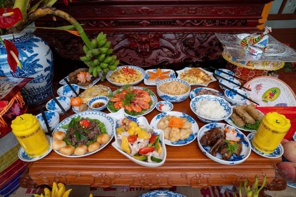 Lễ Vu Lan là gì? Ý nghĩa, nguồn gốc, phân biệt Xá tội vong nhân và cách làm lễ chuẩn phong tục