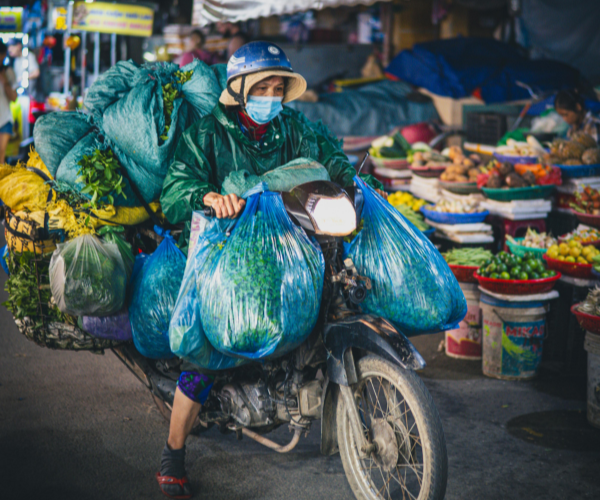 LOCAL MARKET VISIT – EXPLORE THE VIETNAMESE MARKET