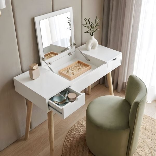 Desks & Dressing Tables 