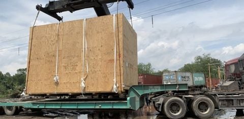 Hàng quá khổ là gì? Cách tính phí và lưu ý vận chuyển