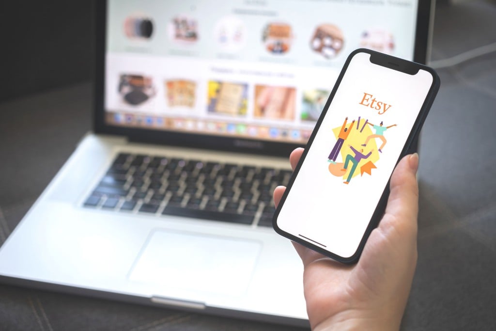 Cập nhật thông tin sản phẩm và cửa hàng Etsy định kỳ
