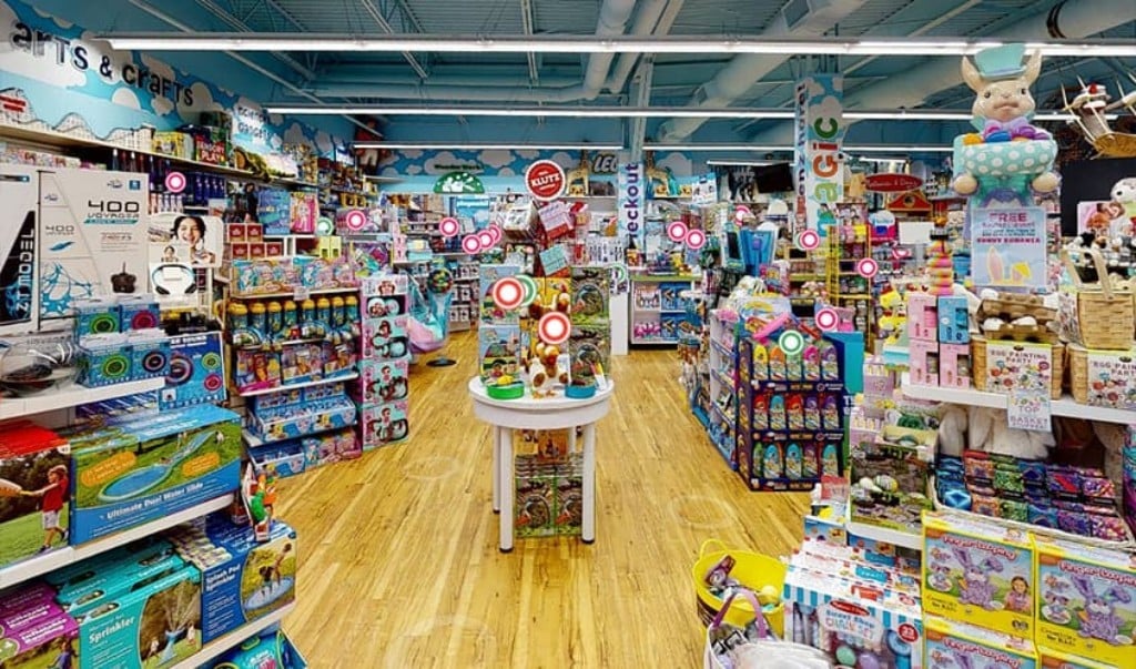 Yêu cầu vốn mở cửa hàng đồ chơi trẻ em lớn hơn shop online